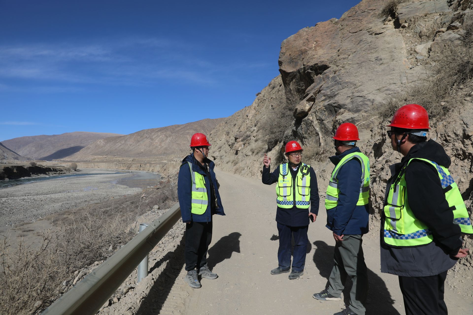 【优秀校友】人民网报道PP电子管理学院优秀校友刘铭源抢险救灾先进事迹